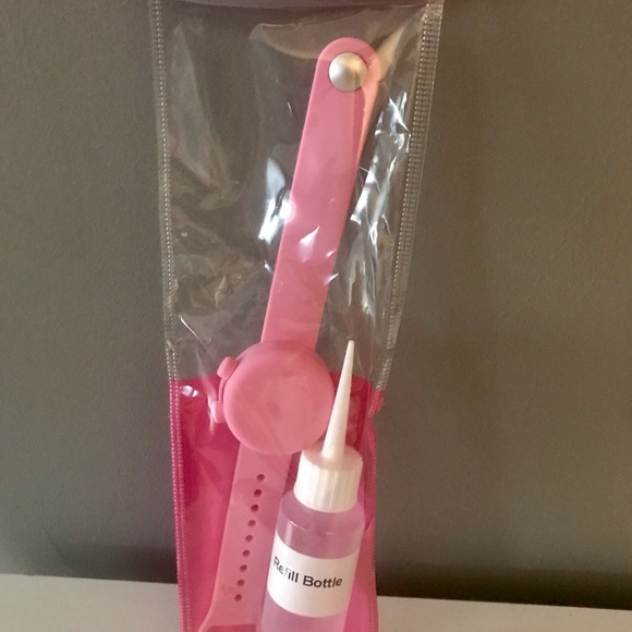 3 watch for 1 price SANITIZER DISPENSER WRISTBAND - Picture 2 of 7